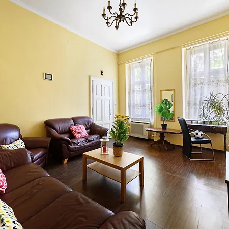 Soho Street Private 6 Persons Апартаменты